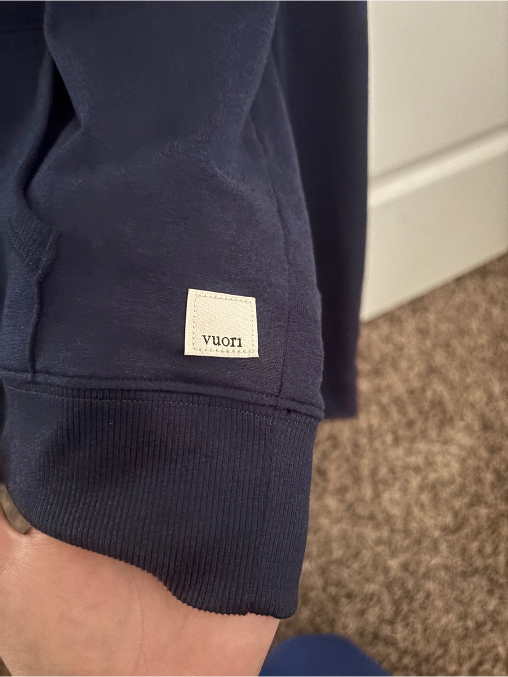 Vuori Halo Cropped Zip-Up - Picture 3 of 4